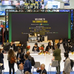 Éxito de desempeño de todo el equipo y reconocimiento del cliente @enlit.world durante #enlit2025 en @bilbaoexhibitioncentre
Bufets diarios para +de 1000 personas, múltiples recepciones de +500 pax, servicios a stands, cócteles y coffes...Bravo!
#enlit2025#ferias#congresos#bec#eventosmultitudinarios#capacidadderespuesta#solvenciatécnica
